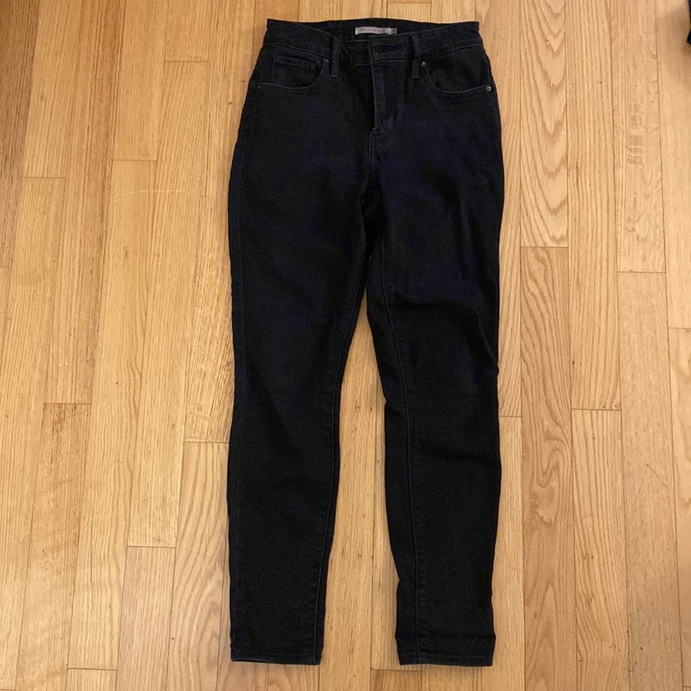 LEVI HIGH RISE SKINNY JEAN 26